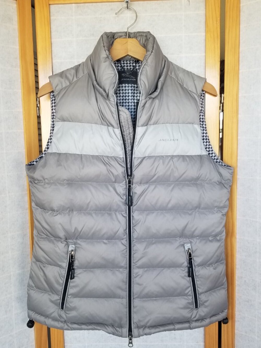 Women's Down Puffer Vest Jaguar Motors Gray Size 10